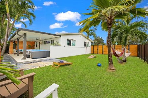 2BR, Families, Pets, Medical Stays, Hot Tub