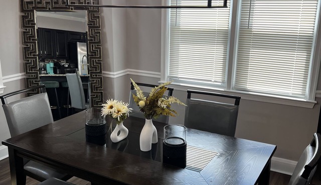 3-bedroom Charm City Rowhome, in great neighborhood, Come stay a while! in Baltimore