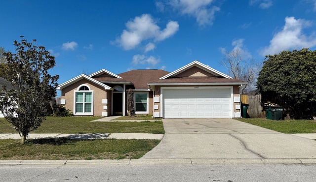 3-bedroom house in tranquil Jacksonville neighborhood close to Atlantic Beach