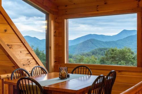 4 Bed 4 Bath Vacation home in Sylva