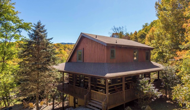 4-Bed/Bath Cabin: Hot Tub, Game Room, Pet-Friendly! in Seven Devils