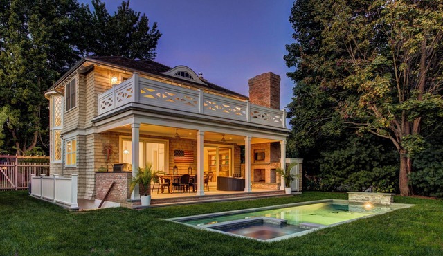 4-bedroom house in awesome East Hampton with fitness room, WiFi, AC