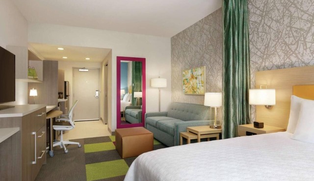 4 Pet-friendly Accommodations! Onsite Pool, Kitchen, Free Breakfast, Parking!