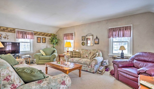 400 Ft to Chautauqua Lake, Mayville Cottage