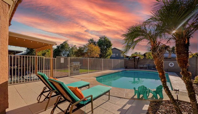 4BR w pool, fire pit, near stadiums in Surprise