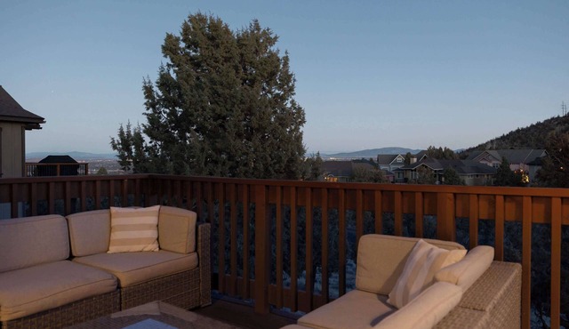5BR Eagle Crest Lodge with Resort Amenities