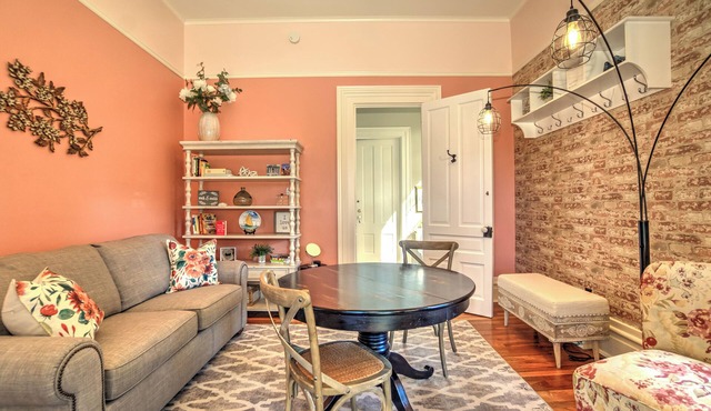 6-bedroom Bed & Breakfast in peaceful Marshall with Resort-Style Amenities