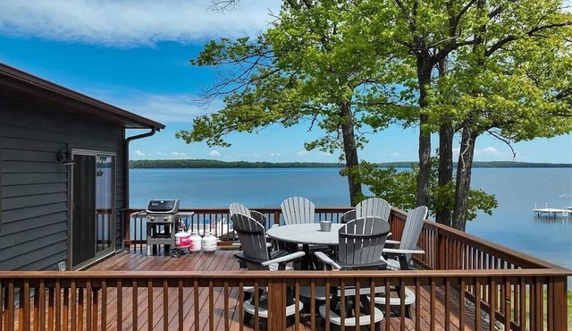 7BR Waterfront Retreat on Grindstone Lake | Sleeps 20+ | Endless Family Fun