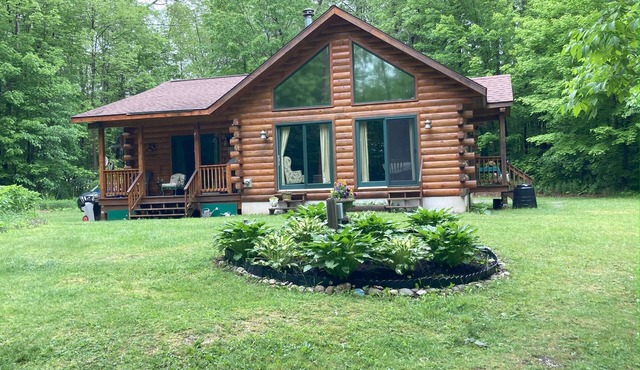 A Beautiful Log Cabin In The Woods, On Pontoosuc Lake, Yet Near Everything