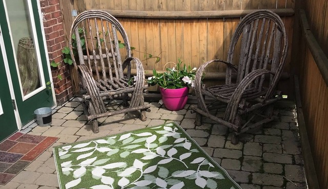 A cozy rest in tiny home of a nest (downtown Northampton)