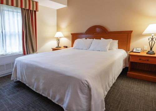 Akwesasne Mohawk Casino Resort and Players Inn Hotel