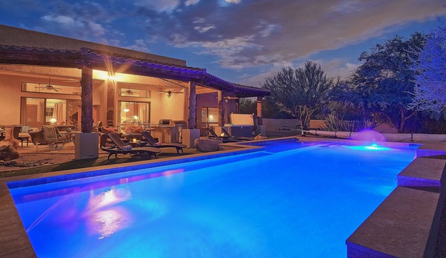 AMAZING DESERT OASIS +FILLED WITH AMENITIES + HEATED POOL + 2 HOT TUBS +12 BEDS
