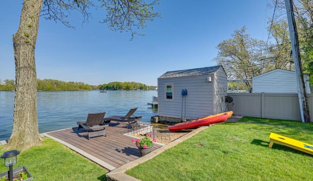 Amazing Outdoor Space! Michigan Island Lake House