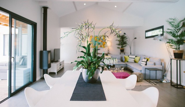 Architect-designed villa between town center and beach - Heated pool in Capbreton