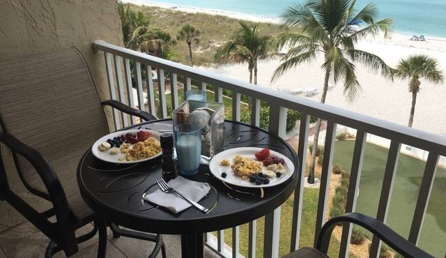 Are you ready for a luxury 5-floor penthouse 60 ft from water, 207 reviews