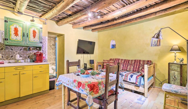 Artsy Santa Cruz Apartment w/Shared Fire Pit!