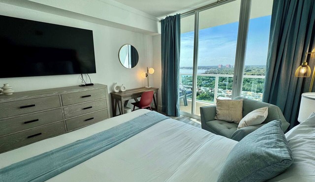 Balcony Ocean Views | Pool, Gym, Wi-Fi & Parking