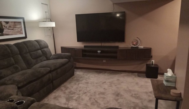 Basement Apartment, Outdoor Hot Tub add on, infrared Sauna, Pool Table and more