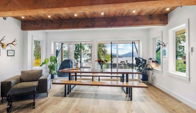 Bayview Modern Luxury by the Lake