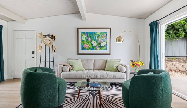 Beach Bliss - Art Deco Inspired Retreat, Explore Santa Barbara!