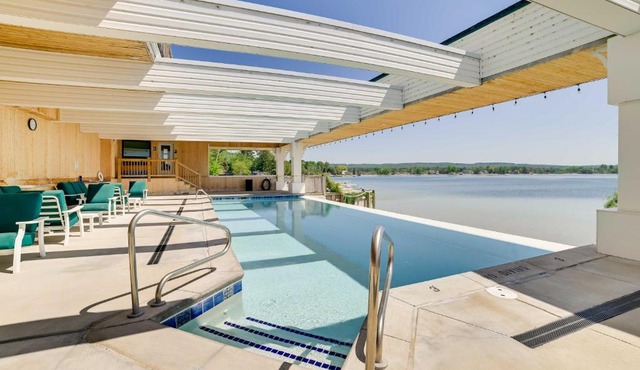 Beachfront Onekama Vacation Rental w/Balcony!