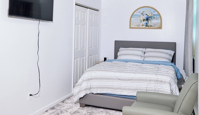 Beachside Bliss Stylish 2BR in the Heart of Far Rockaway.