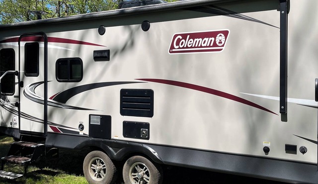 Beautiful 1 bedroom recreational vehicle with AC in Berrien Springs