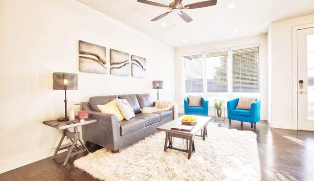 Beautiful 3 bedroom townhome in Old Town North, Brewery District