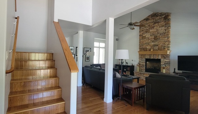 Beautiful Home in Coveted Flagstaff Neighborhood - Great for Long-term Guests -