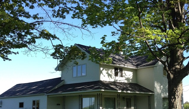 Beautiful Home With Miles Of Lake Michigan Public Sand Beach Just Minutes Away