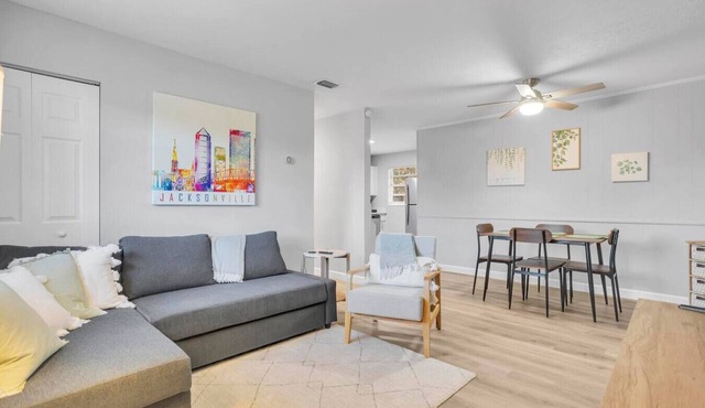 Beautiful Jacksonville Bungalow Centrally Located