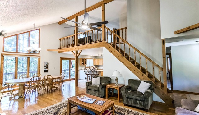 Beautiful Mountain Cabin near Junebug, Biltmore, Asheville & Weaverville