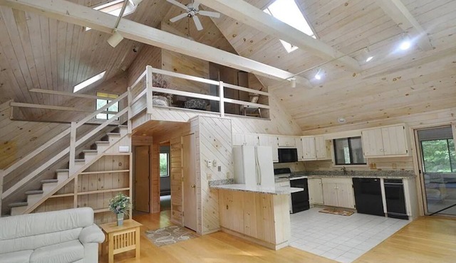 Beautiful Spacious Berkshire A-Frame Mountain House