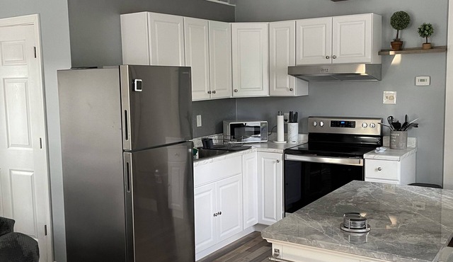 Beautiful studio apartment close to downtown Northampton!