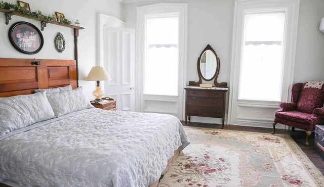Bed & Breakfast private room near Amish Country