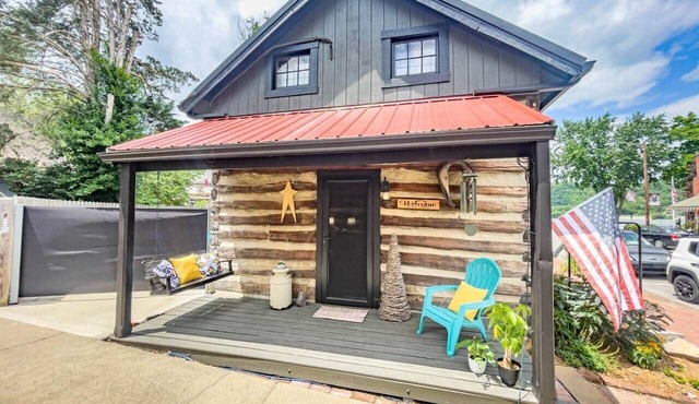Bertha's Cabin: Rustic Ohio River Retreat