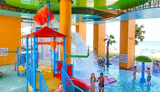 Best Beachfront Resort @ PCB Splash 1203E Free Beach Chairs Pools Crib
