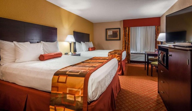 Best Western Plus Parkway Hotel