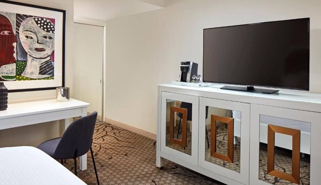 Beverly Hills Stay | 1 Unit | Near Robertson Blvd