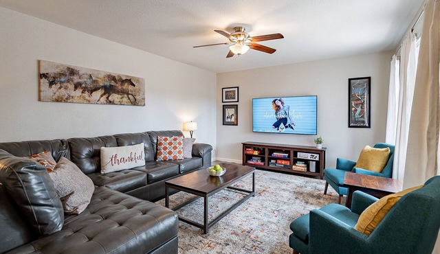 Blue Desert Inn~Family Haven near ASU/Airport