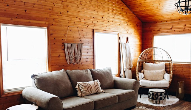 Boho Cottage between Devils Lake and Round Lake in Manitou Beach-Devils Lake