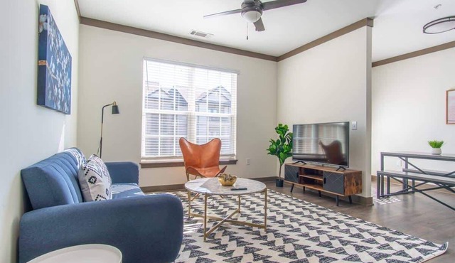 Boulevard Stays Expansive 1BR Suite, Parking