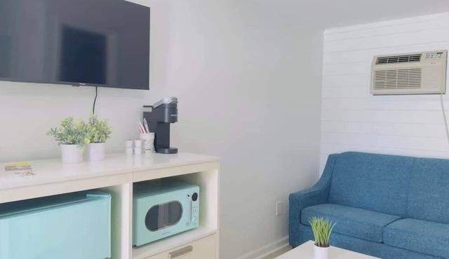 Boutique on the beach, Studio #102 + Pool