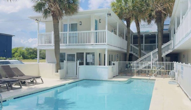 Boutique on the beach, Studio #109 + Pool