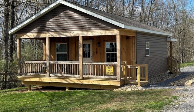 Brand New! Bright, Airy Cabin Boarding Winslow Hill Elk Viewing Area!