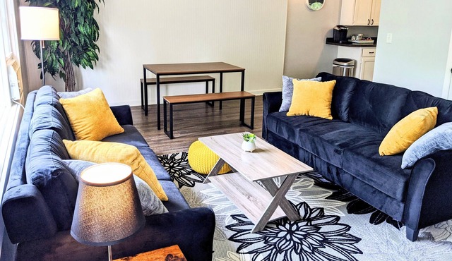 Bright 3 BR on Cul-de-sac Conveniently located to Airport, Stryker, WMU, DT KZOO