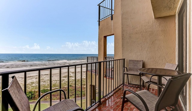 Bright & airy oceanfront condo with pool, huge balcony, washer/dryer & AC