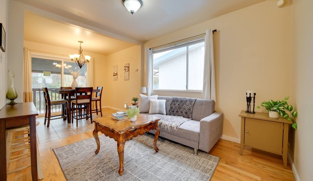 Brighton Upper Suite Near Park & Light Rail