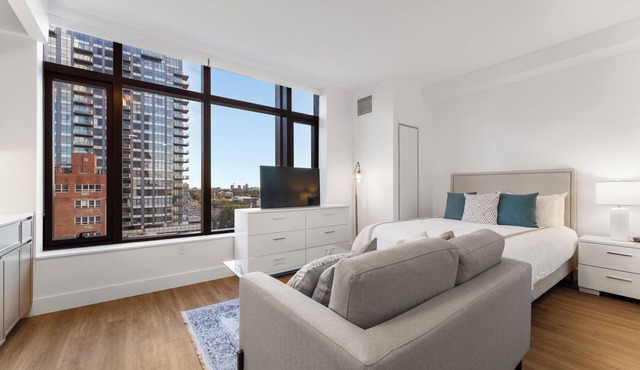 Brooklyn Serenity: Luxe Comfort with Top Amenities