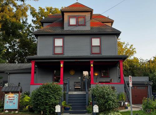 Burnt Toast Inn and Washington House